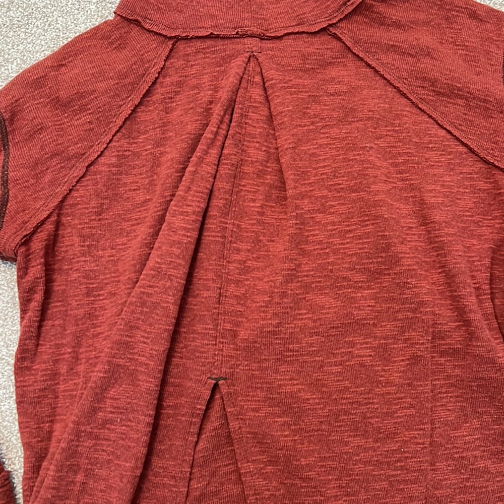 Free People Split back turtleneck - Picture 4 of 6